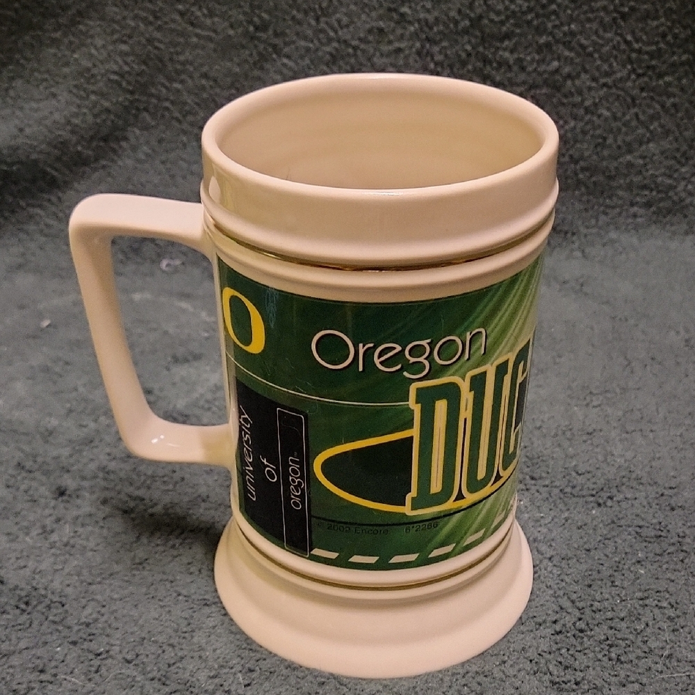 NWT Oregon Ducks Green and White Large Mug. Nearly 7" Tall. Heavy!